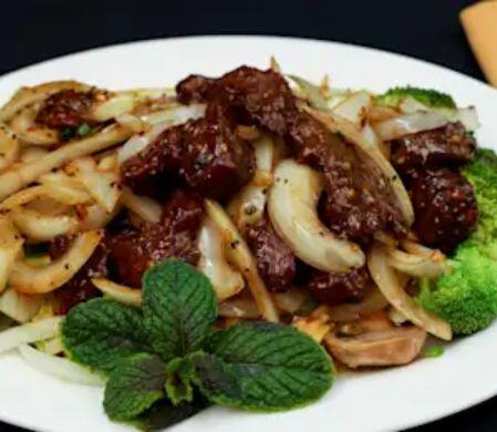 Beef w/ Black Pepper Sauce [spicy]